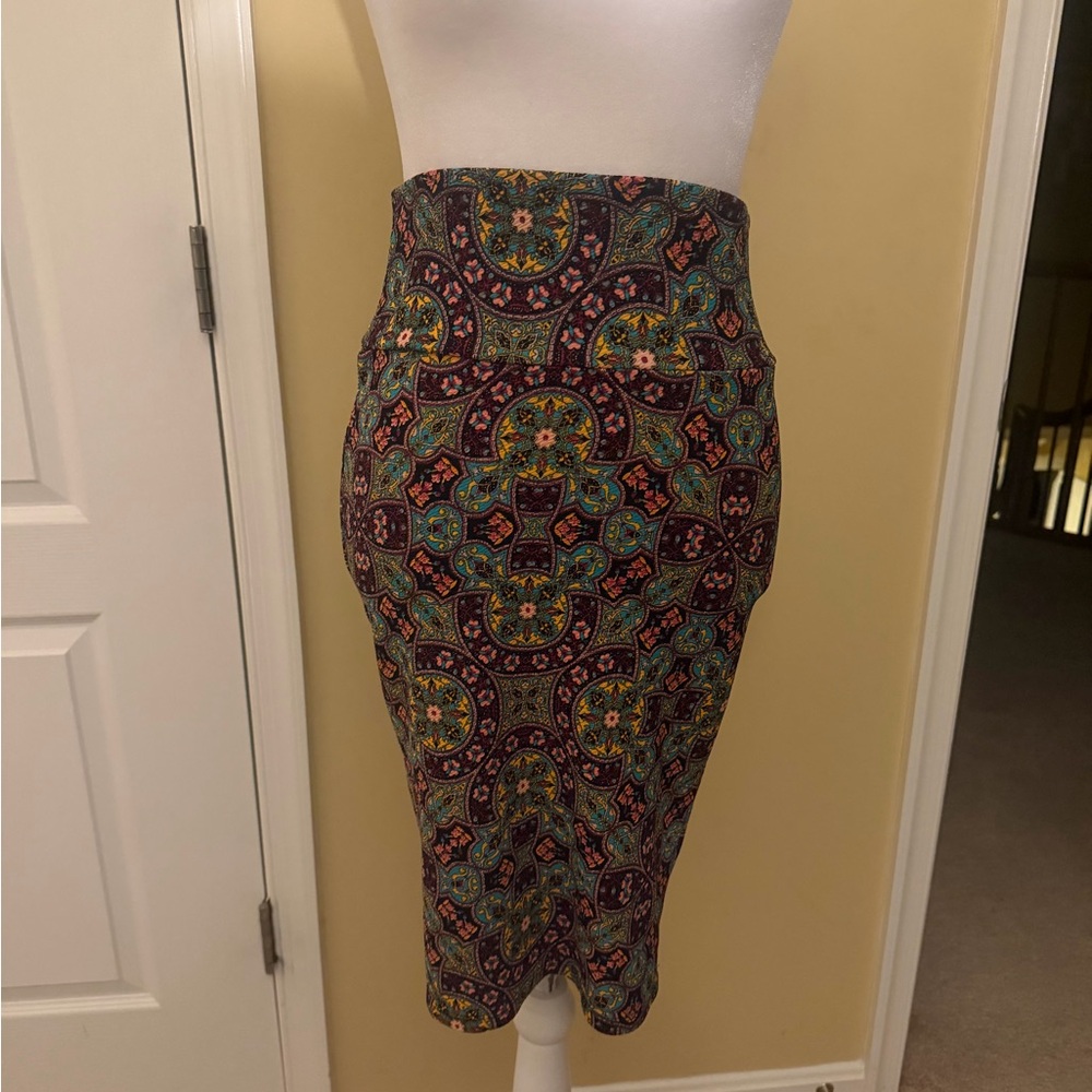 LuLaRoe Vibrant beautiful Patterned Pencil Skirt